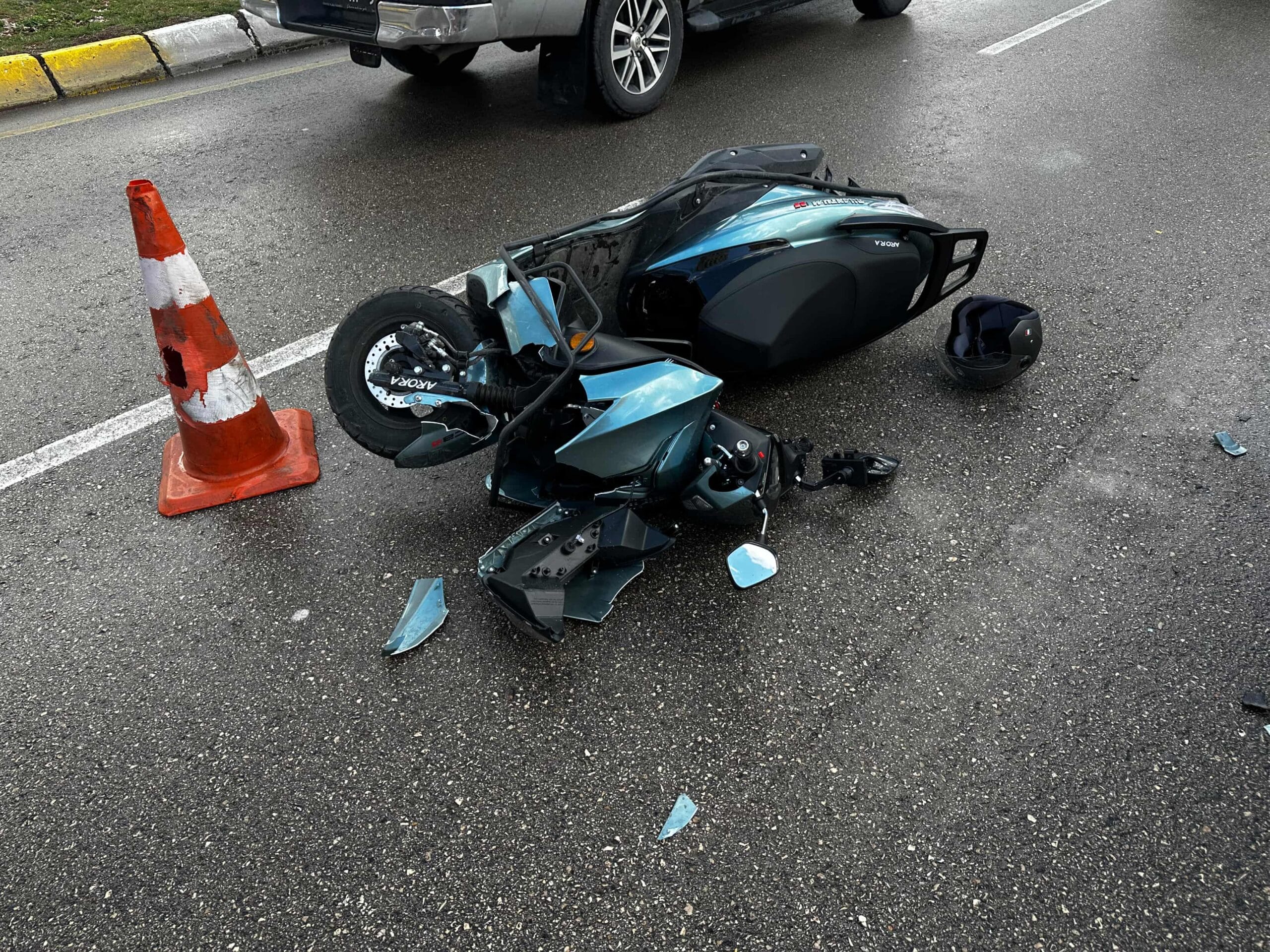 Isparta'da Bahçelievler'de Trafik Kazası: Otomobil ve Motosiklet Çarpışması İki Yaralıyla Sonuçlandı