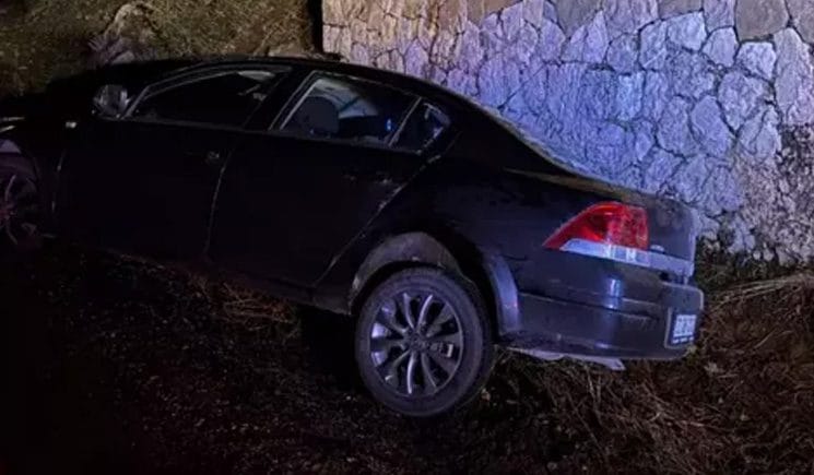 Eğirdir Yolu Mahmatlar Mevkiinde Korkutan Kaza: Aynı Aileden Üç Kişi Yaralandı