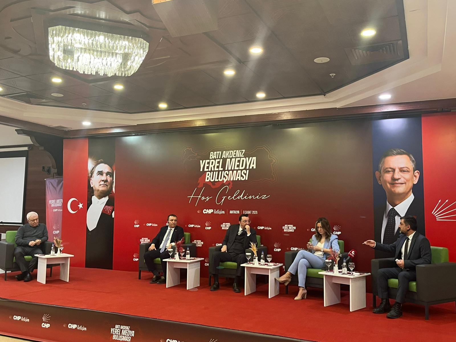 Batı Akdeniz Yerel Medyası Antalya'da Geleceğini Tartıştı: CHP Öncülüğünde Sorunlara Çözüm Arayışı
